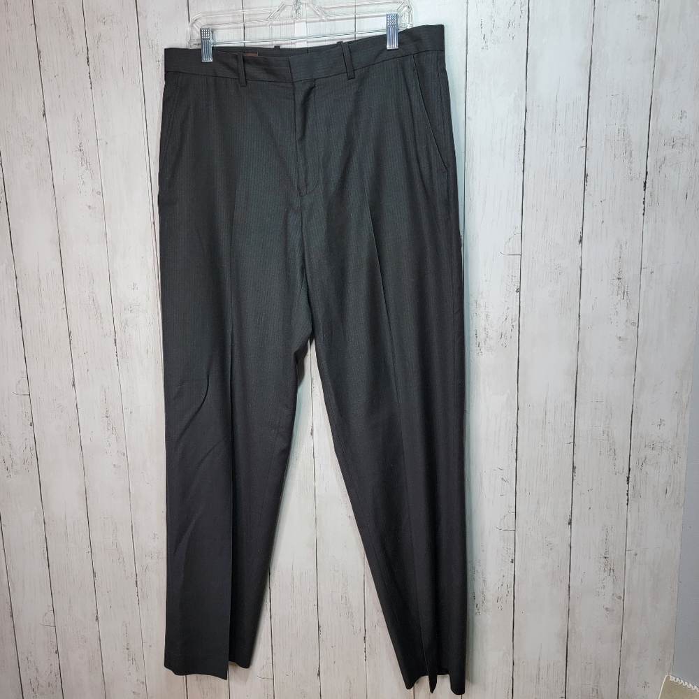 Perry Ellis Men's Dark Gray Dress Pants Straight Leg Size 34 x 32 Pockets.